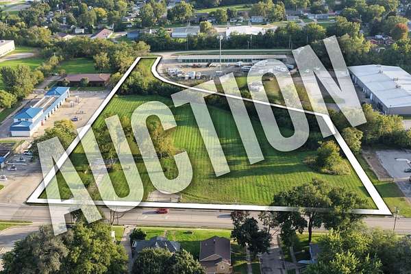 5.44 Acres of Mixed-Use Land for Auction in Newton, Iowa