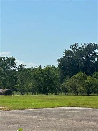 9.66 Acres of Land for Sale in Hahnville, Louisiana
