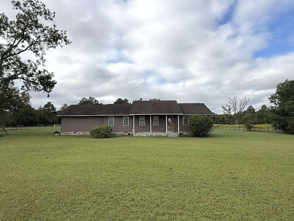 2.19 Acres of Land with Home for Sale in Moultrie, Georgia