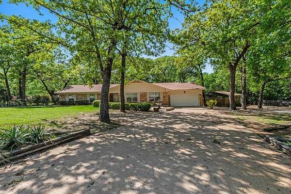 3 Acres of Land with Home for Sale in Gun Barrel City, Texas