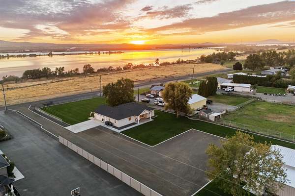 2.5 Acres of Land with Home for Sale in Burbank, Washington