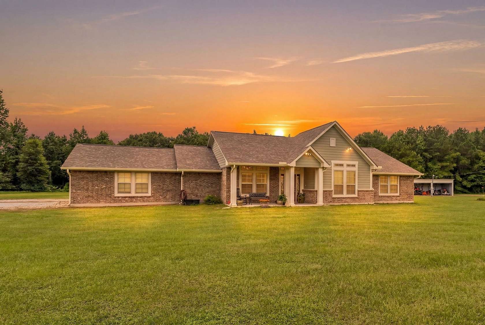 13.4 Acres of Improved Recreational Land for Sale in Silsbee, Texas