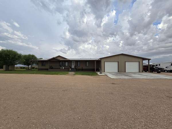2 Acres of Land with Home for Sale in Seminole, Texas