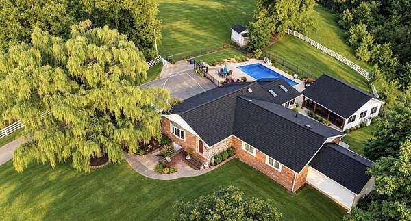 437 Acres of Recreational Land with Home for Sale in South Portsmouth, Kentucky