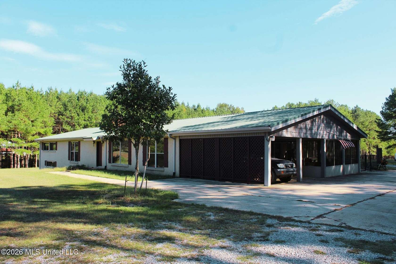 605 Acres of Recreational & Residential Land for Sale in Carthage, Mississippi