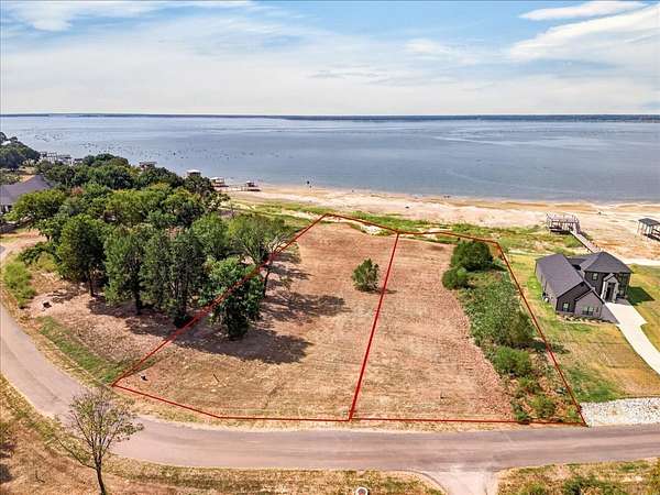 0.89 Acres of Residential Land for Sale in Mabank, Texas