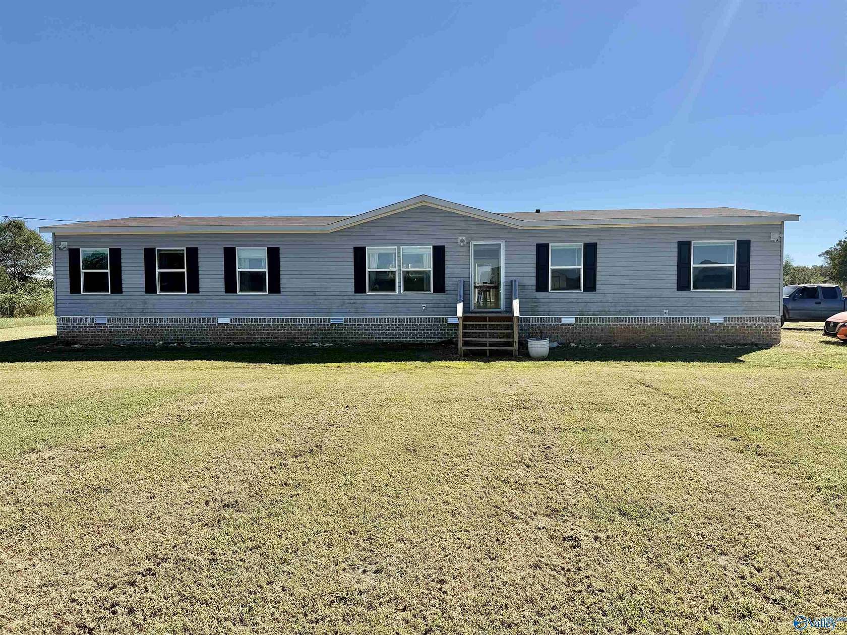 14 Acres of Land with Home for Sale in Crossville, Alabama