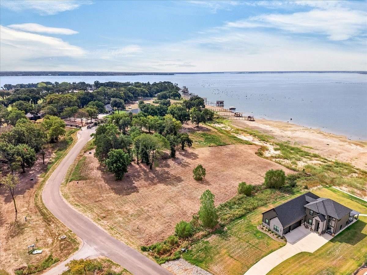 0.92 Acres of Residential Land for Sale in Mabank, Texas