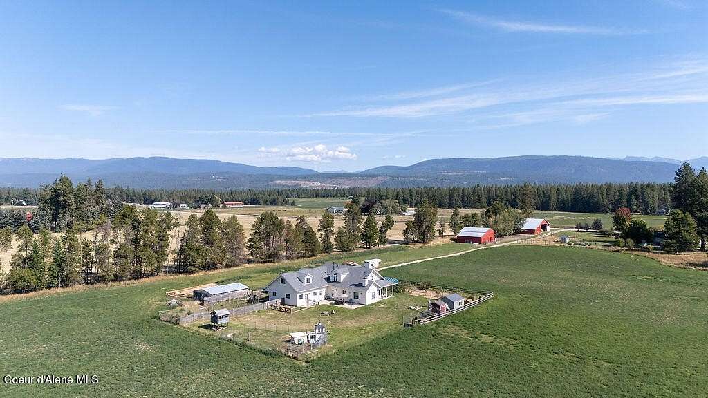 13.4 Acres of Land with Home for Sale in Bonners Ferry, Idaho