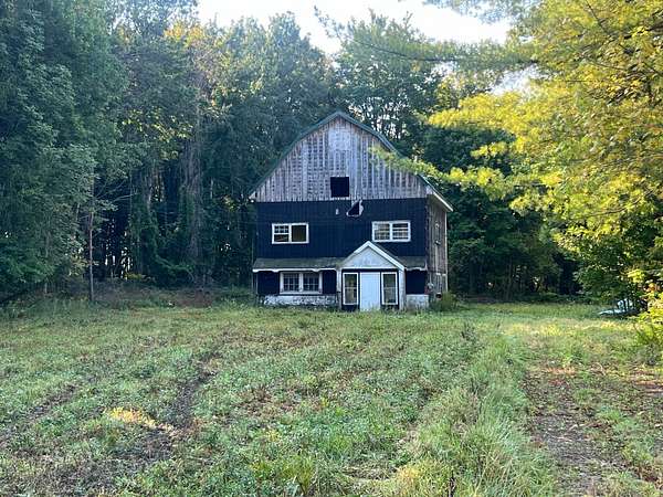 15 Acres of Improved Land for Sale in Erie, Pennsylvania