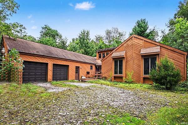 7.7 Acres of Land with Home for Sale in Syracuse, Indiana