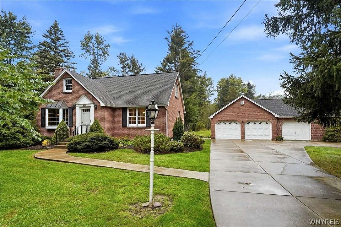 2.1 Acres of Land with Home for Sale in Getzville, New York