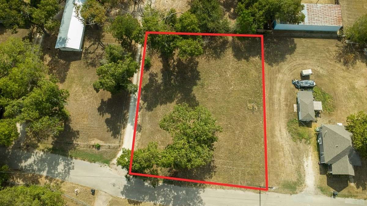 0.43 Acres of Mixed-Use Land for Sale in Cleburne, Texas