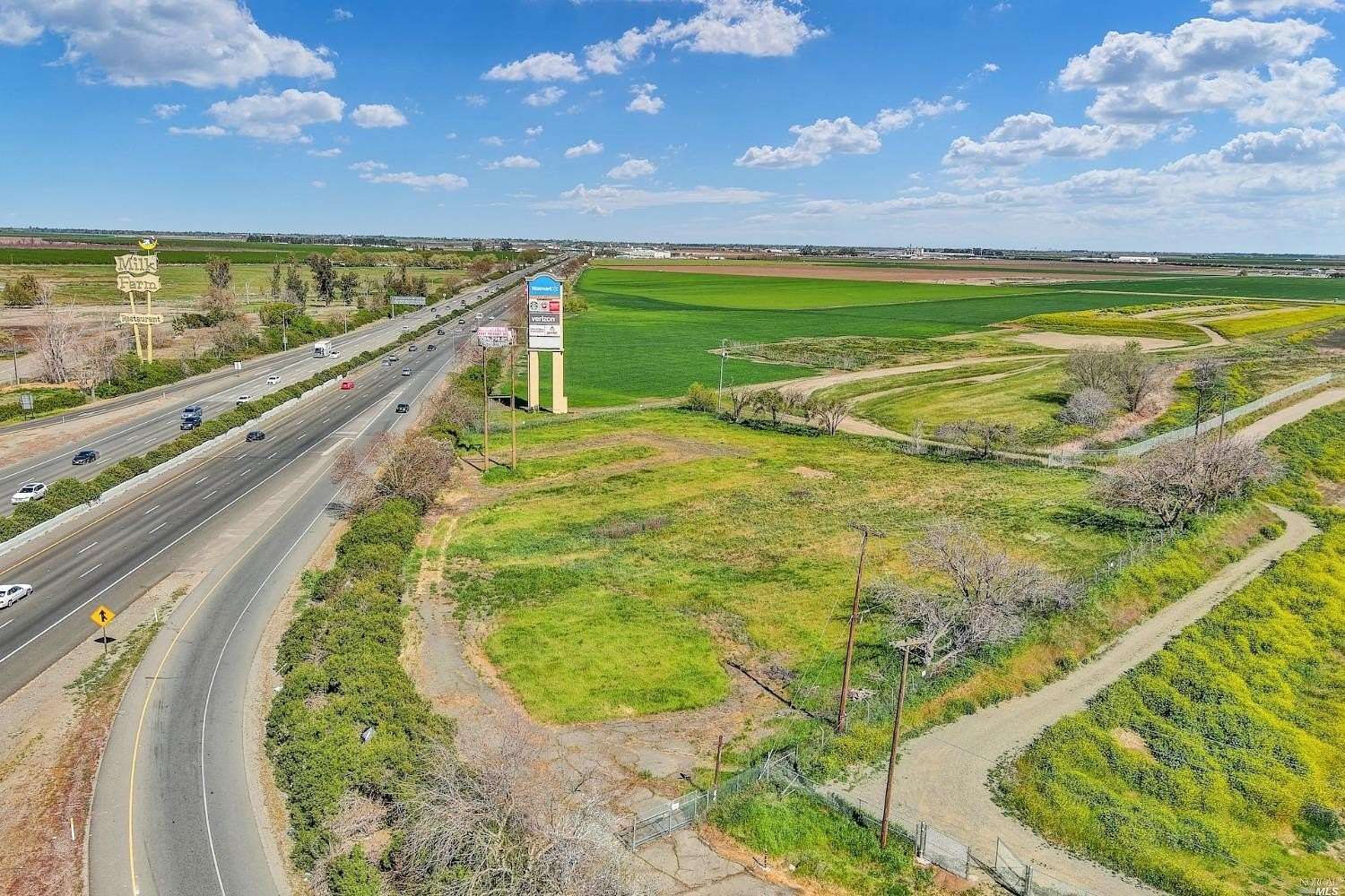 2.16 Acres of Commercial Land for Sale in Dixon, California