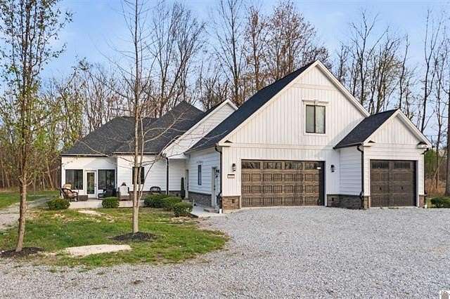 5 Acres of Land with Home for Sale in Paducah, Kentucky