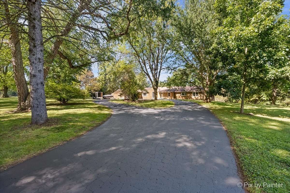 10 Acres of Land with Home for Sale in Barrington Hills, Illinois