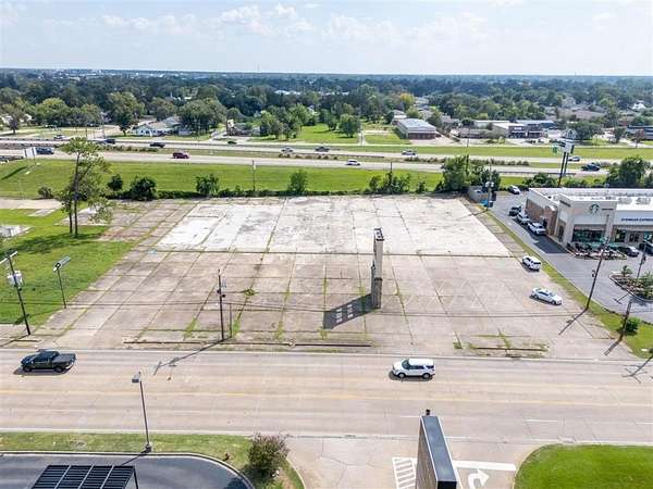 1.78 Acres of Commercial Land for Sale in Lake Charles, Louisiana