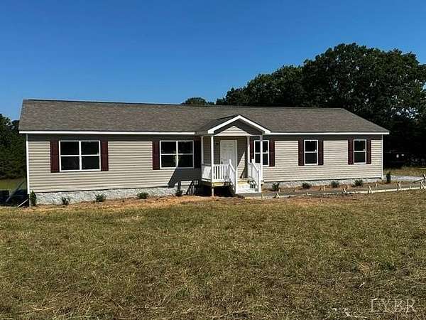 1.59 Acres of Land with Home for Sale in Hurt, Virginia