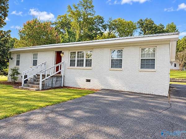 1.75 Acres of Land with Home for Sale in Fayette, Alabama