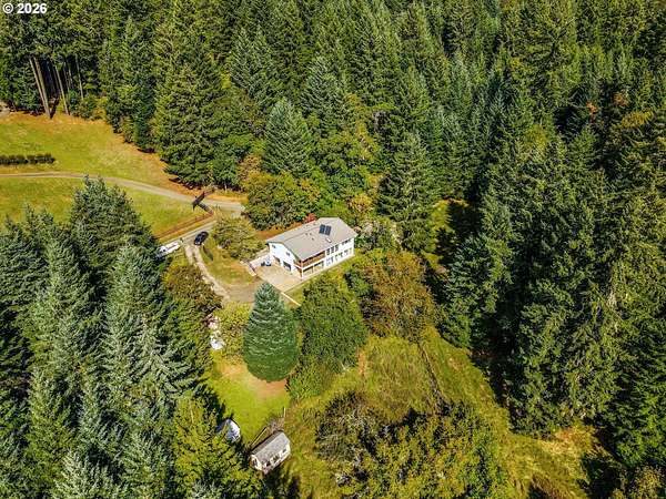9.58 Acres of Land with Home for Sale in Junction City, Oregon