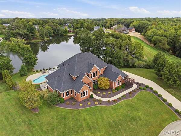 2.7 Acres of Land with Home for Sale in Smithton, Illinois