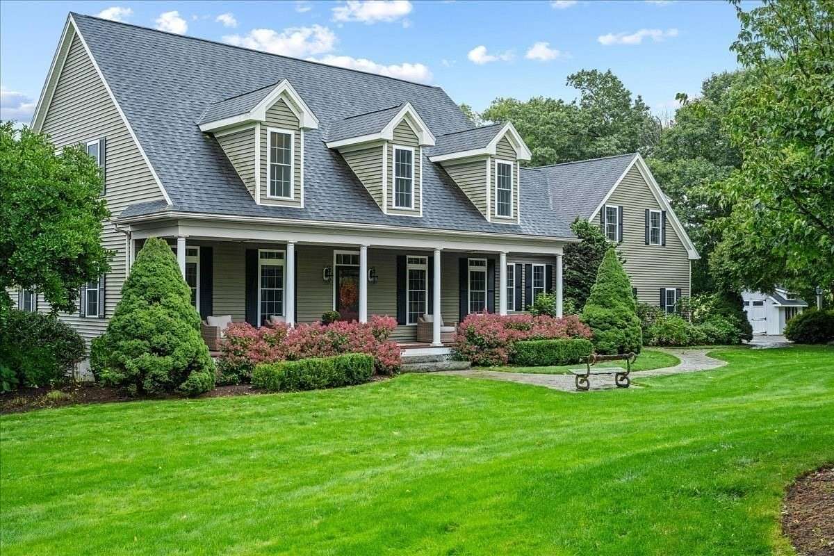 1.78 Acres of Land with Home for Sale in Brimfield, Massachusetts