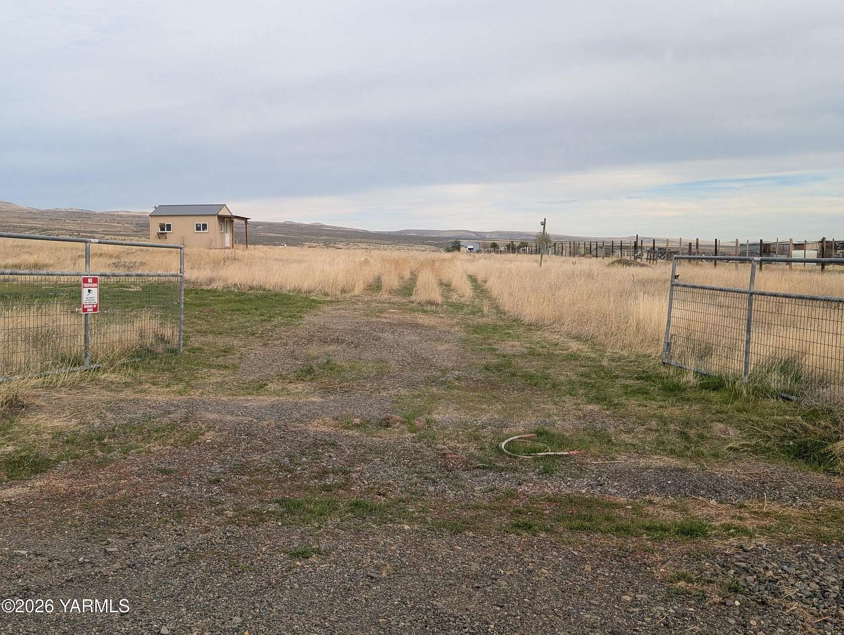 10.2 Acres of Land for Sale in Moxee City, Washington