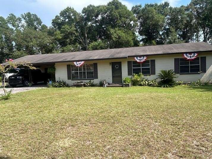 2 Acres of Land with Home for Sale in Ponce de Leon, Florida