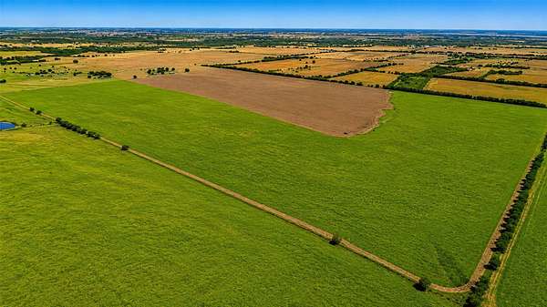 50 Acres of Agricultural & Residential Land for Sale in Valley View, Texas