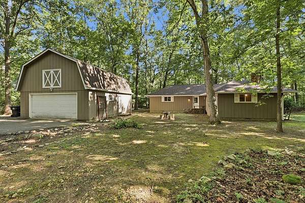 1.5 Acres of Land with Home for Sale in New Concord, Kentucky