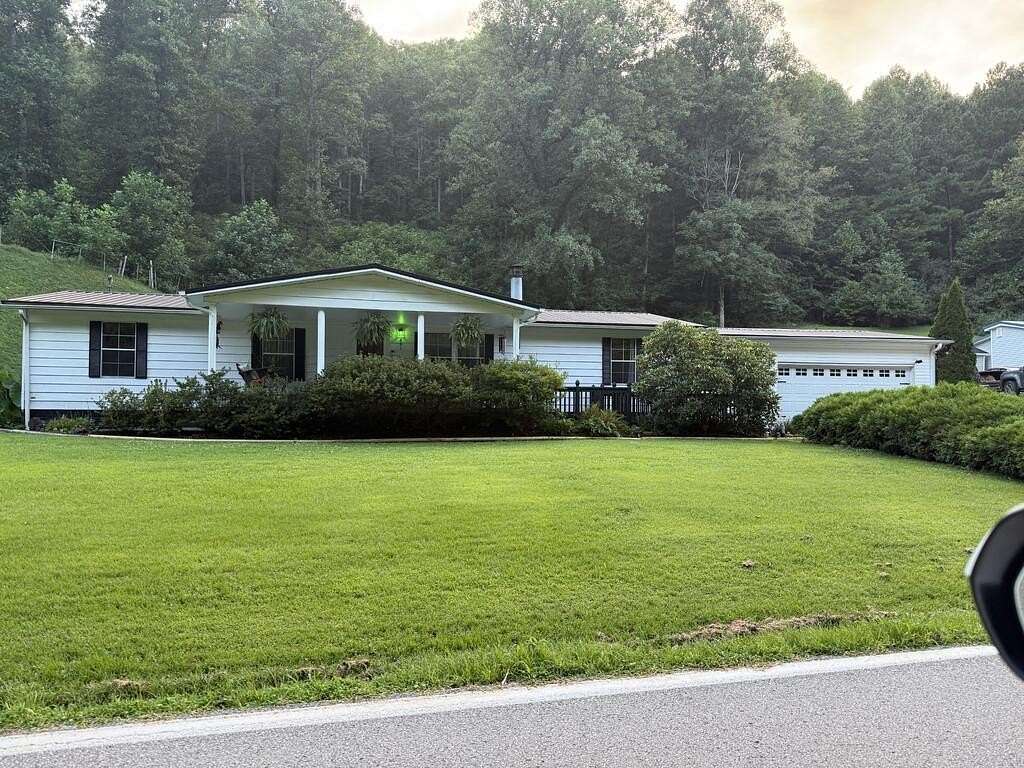 5 Acres of Land with Home for Sale in Canada, Kentucky