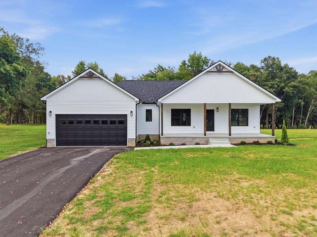 2 Acres of Land with Home for Sale in Sparta, Tennessee