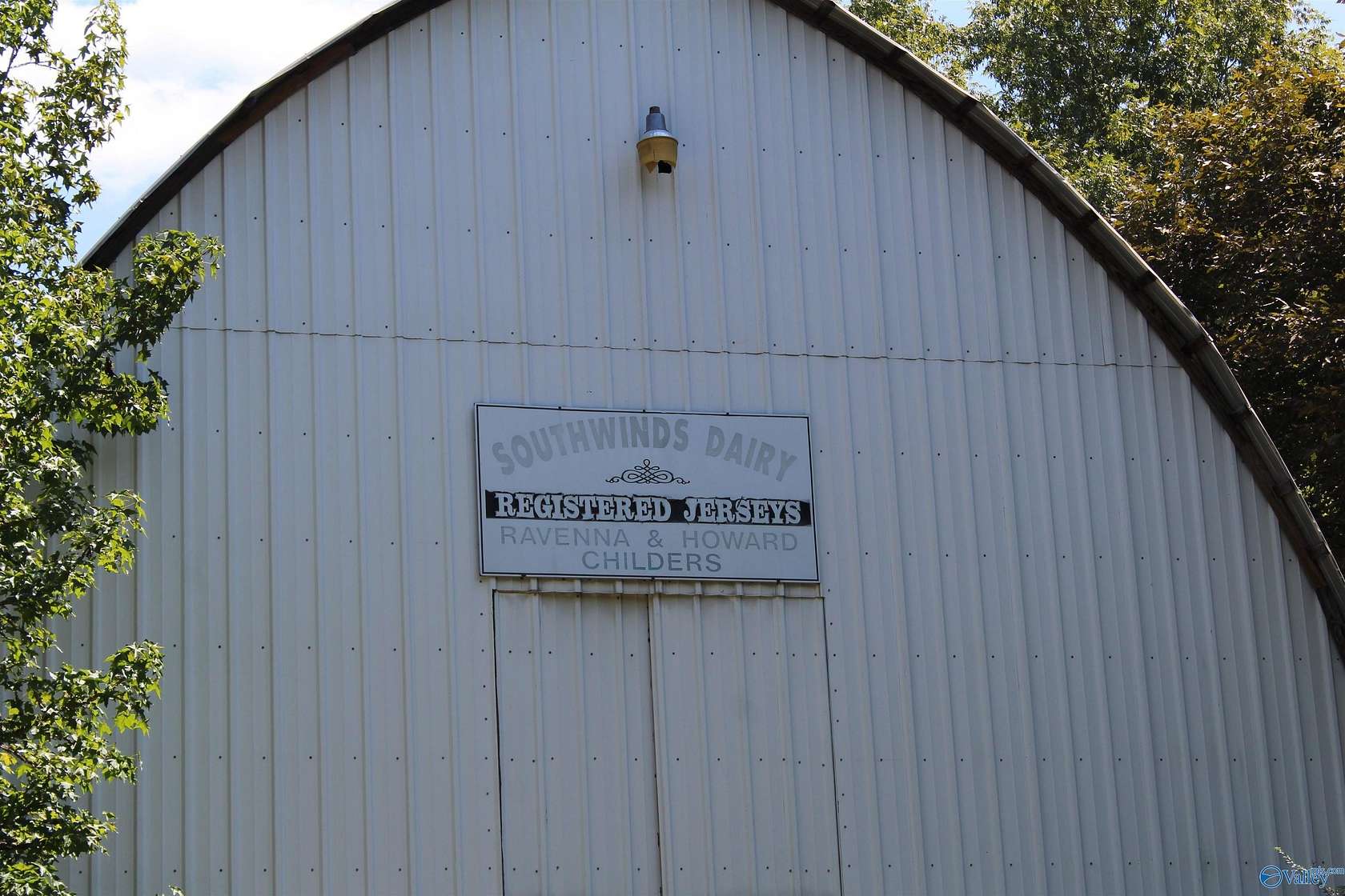 97 Acres of Land with Home for Sale in Hartselle, Alabama