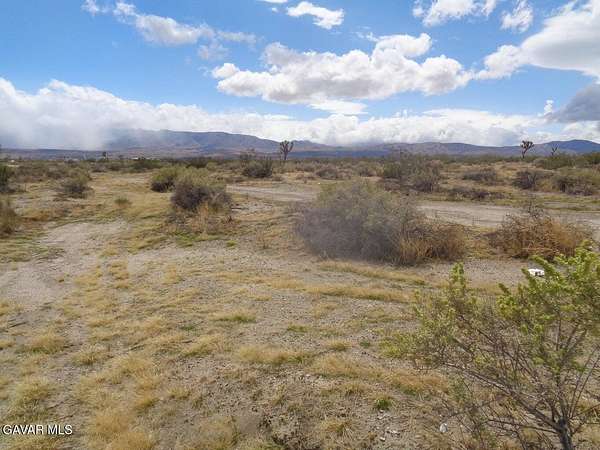 0.94 Acres of Residential Land for Sale in Sun Village, California