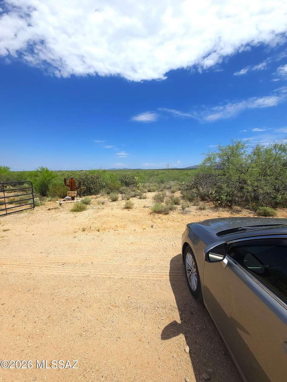 7.5 Acres of Land for Sale in Saddle Brooke, Arizona