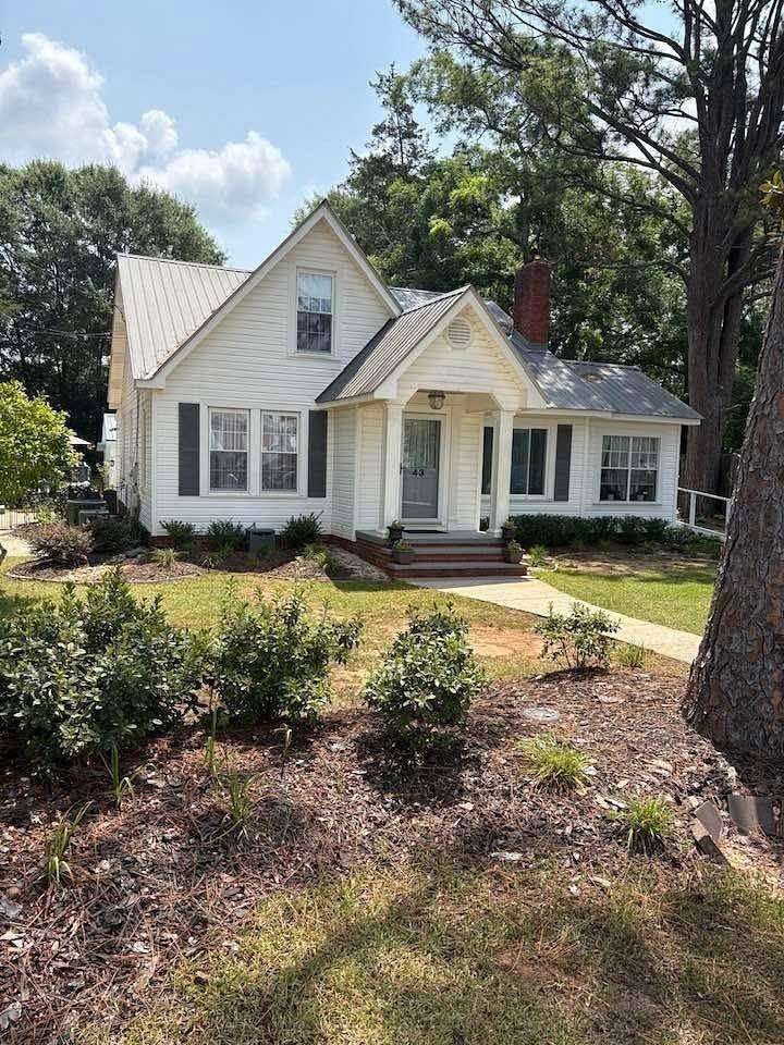105 Acres of Land with Home for Sale in Monroeville, Alabama