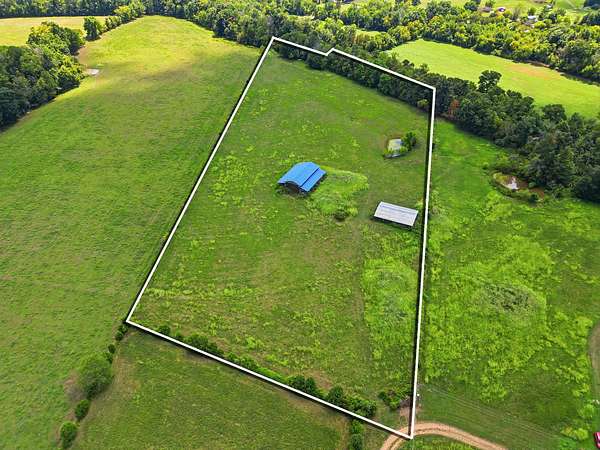 12.2 Acres of Agricultural Land for Sale in Westmoreland, Tennessee