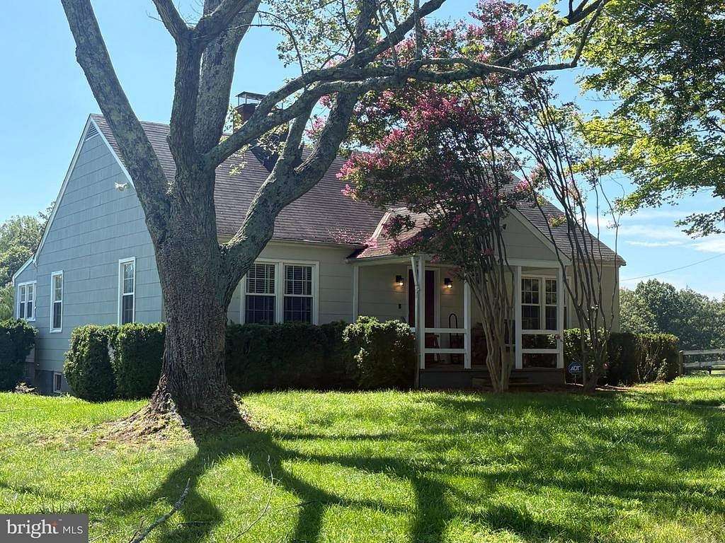 10 Acres of Land with Home for Lease in Gordonsville, Virginia