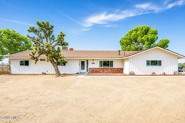 2.65 Acres of Land with Home for Sale in Palmdale, California