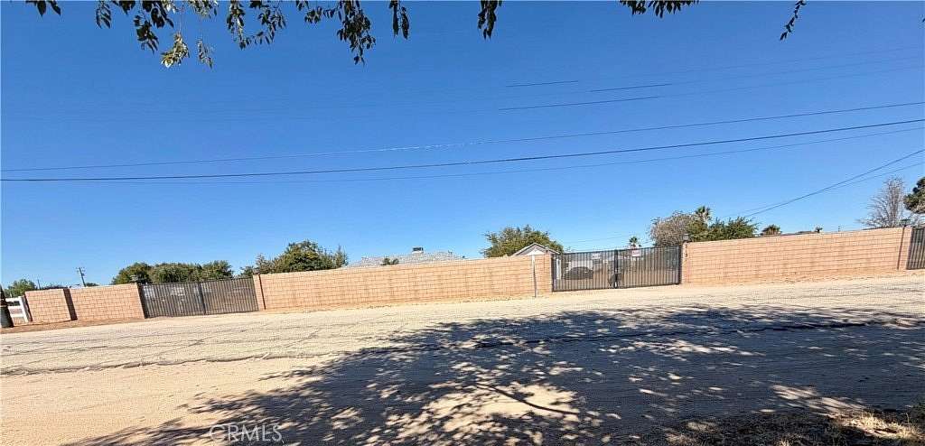 2.56 Acres of Improved Mixed-Use Land for Sale in Palmdale, California