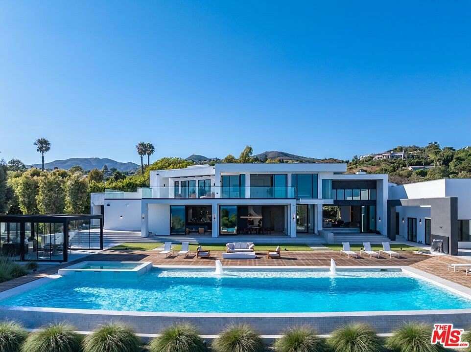 6.74 Acres of Land with Home for Sale in Malibu, California