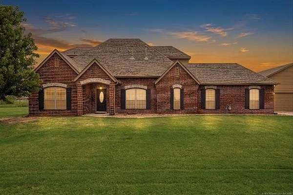5 Acres of Land with Home for Sale in Skiatook, Oklahoma
