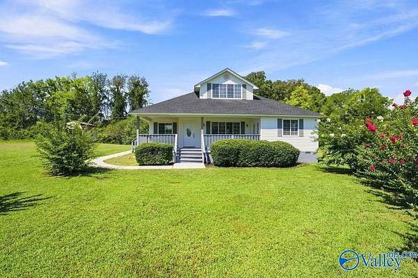 8.8 Acres of Land with Home for Sale in Muscle Shoals, Alabama