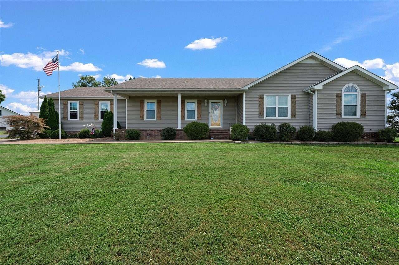 2 Acres of Land with Home for Sale in Bowling Green, Kentucky