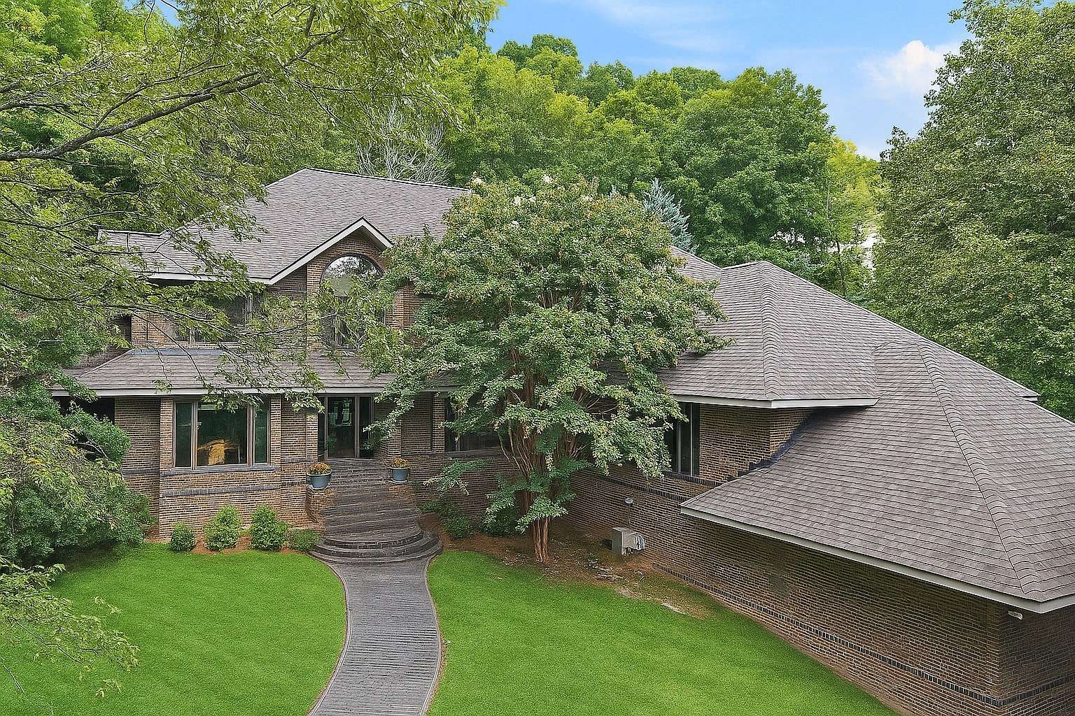 1.63 Acres of Land with Home for Sale in Nashville, Tennessee