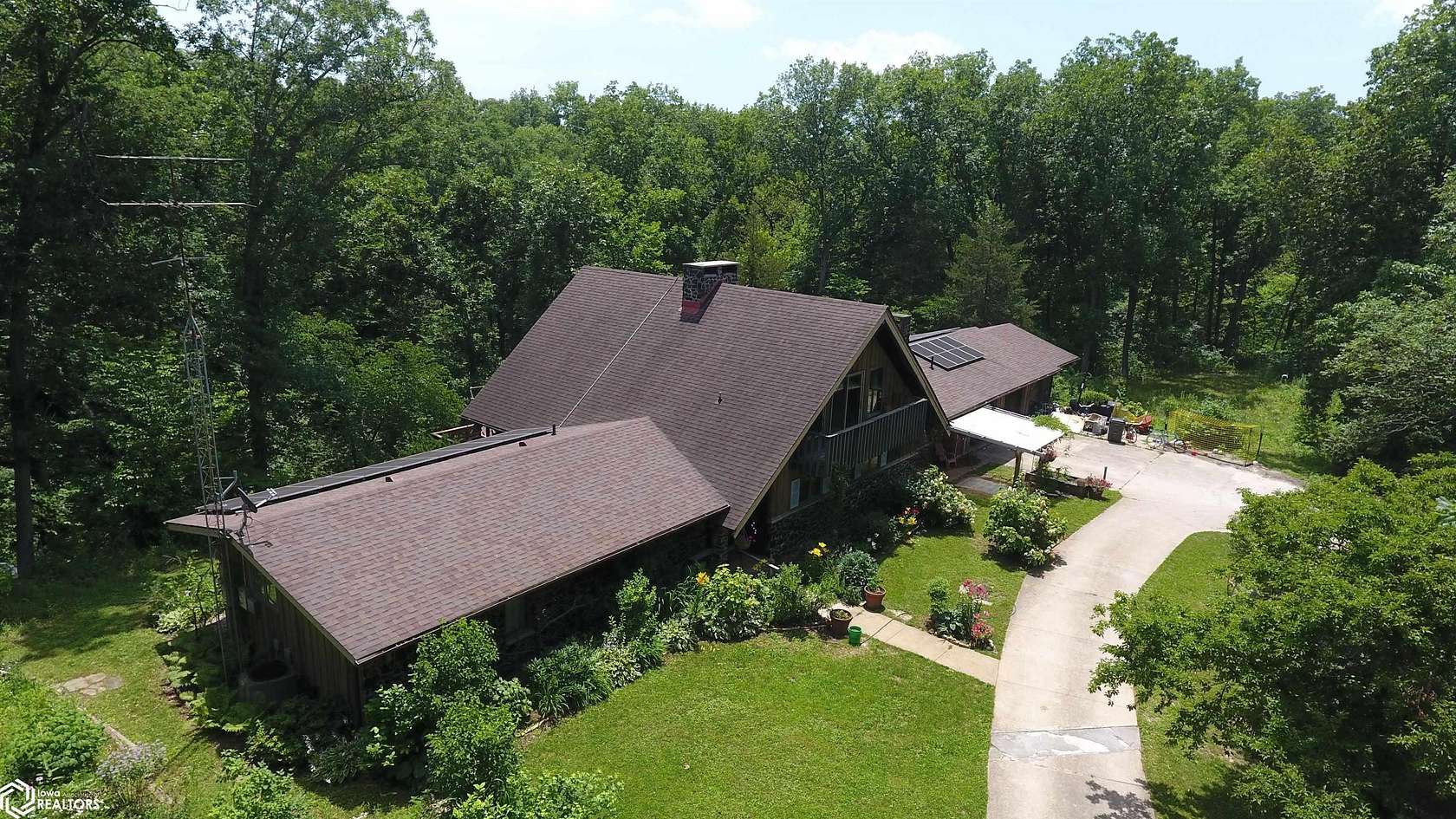 6 Acres of Land with Home for Sale in Burlington, Iowa