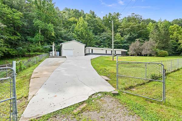 4 Acres of Land with Home for Sale in Knoxville, Tennessee