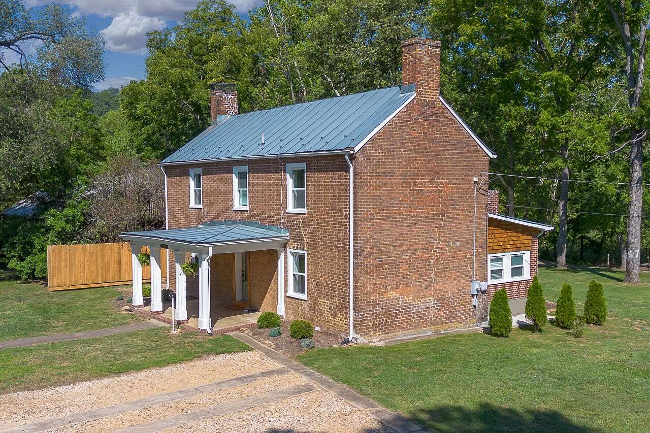1.55 Acres of Land with Home for Sale in Buena Vista, Virginia
