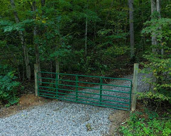 19 Acres of Recreational Land for Sale in Aid, Ohio