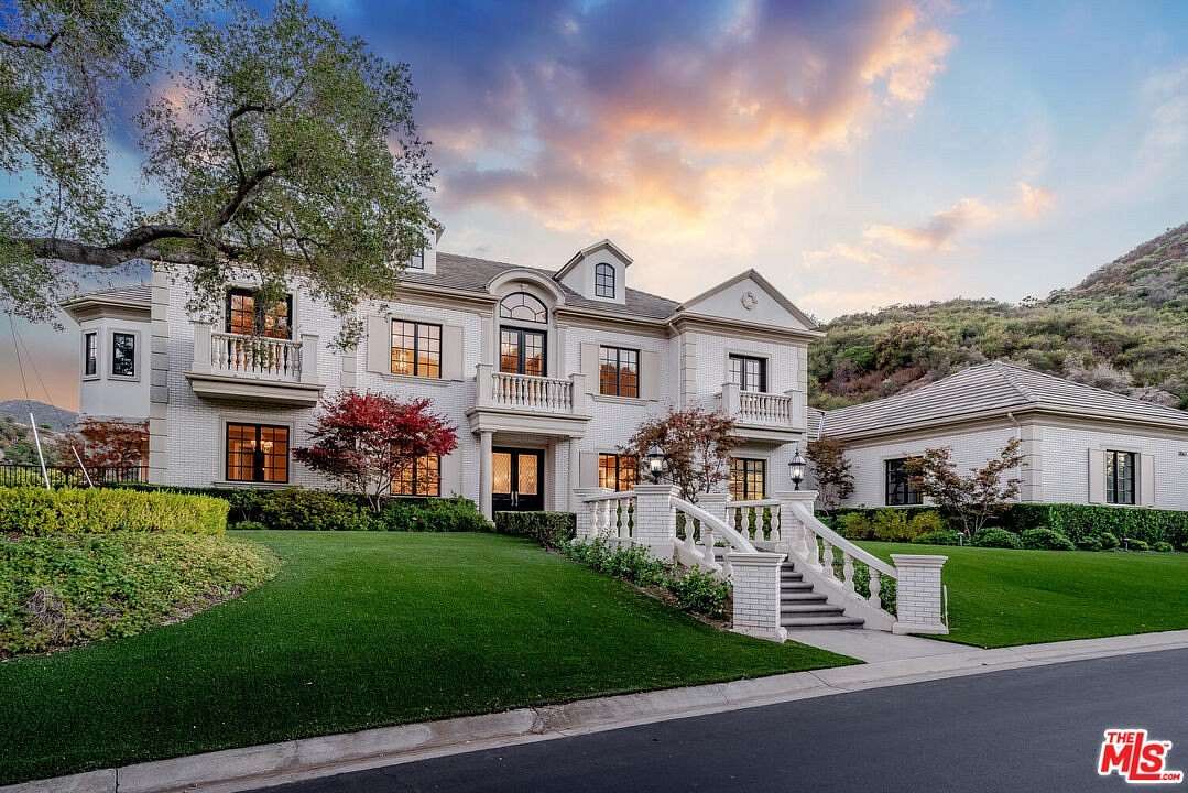 5.56 Acres of Land with Home for Sale in Thousand Oaks, California